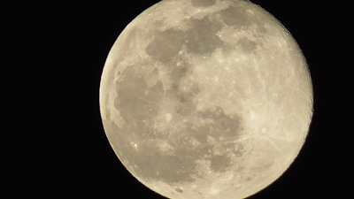 Sundry #7: Superzoom on the Supermoon